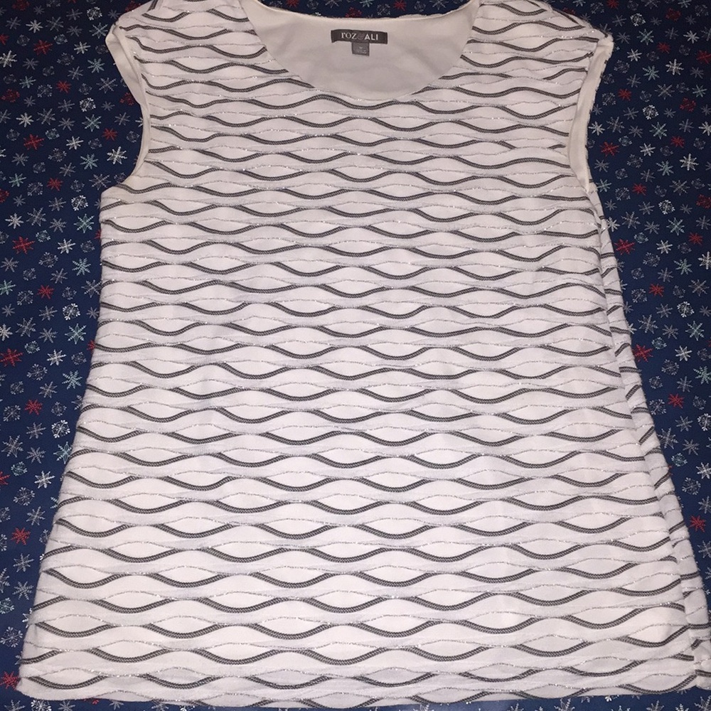 Stunning Ruffled Sparkly Tank Size M Roz & Ali
